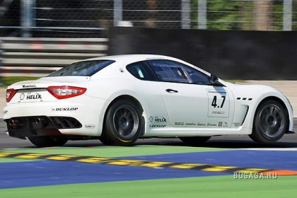 Гоночный автомобиль Maserati Gran Turismo MC