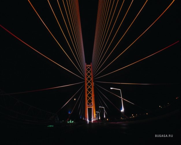 Сургутский мост ночью