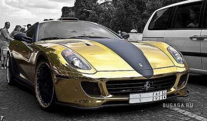 Золотой Ferrari 599 GTB