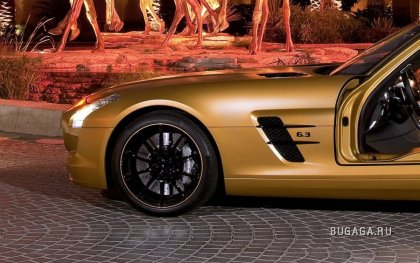 Mercedes SLS AMG Desert Gold