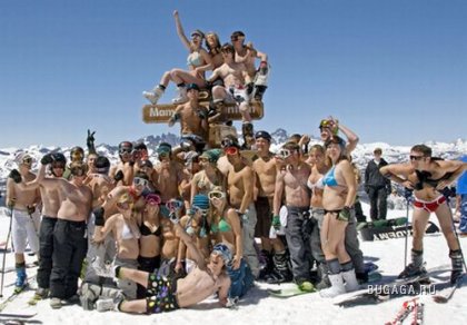 Лыжи и бикини - горячая смесь ;)