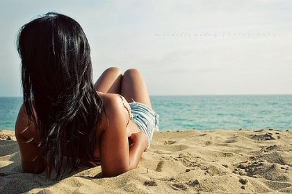 Красивые девушки на пляже