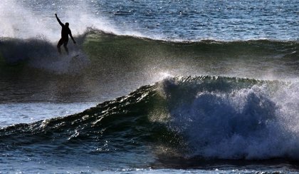 Серфингисты - повелители волн