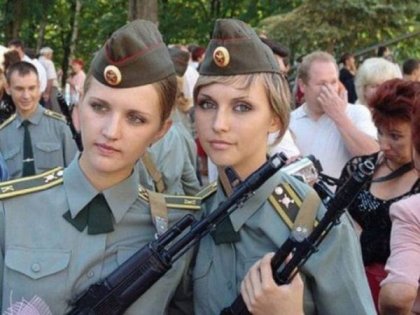 Девушки с пушками
