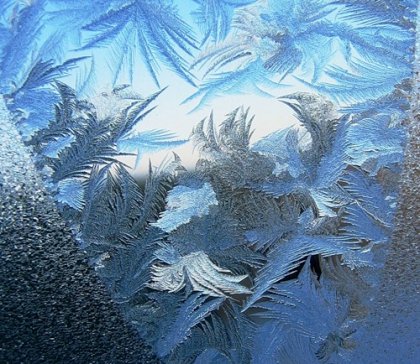 Мороз рисует на окнах