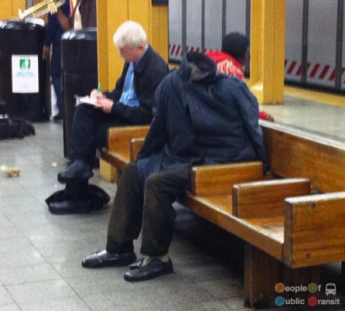 Люди в метро