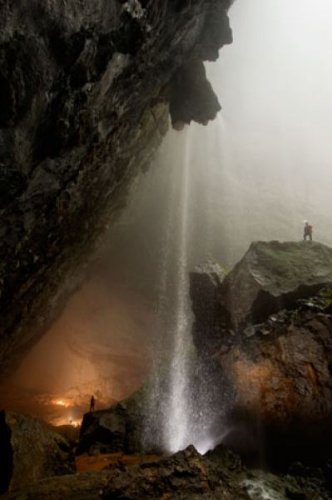 Пещера горной реки