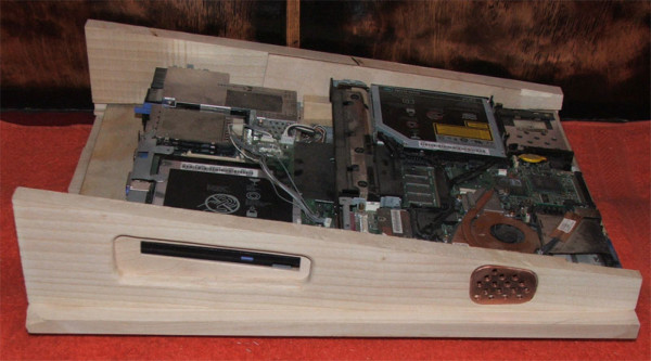 Самодельный ноутбук. Корпус ноутбука из дерева. Самодельный корпус для ноутбука. Моддинг ноутбука. Моноблок из ноутбука.