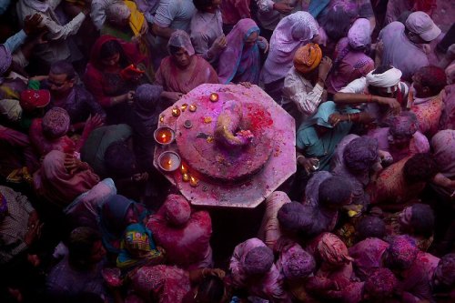 Индийский праздник цветов Холи