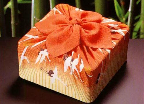Японское искусство упаковывать подарки