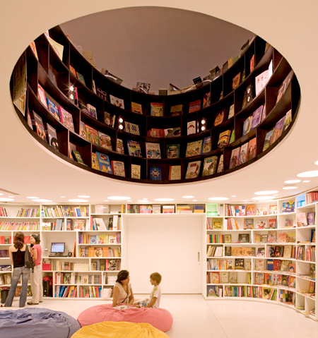 Оригинальный дизайн книжного магазина