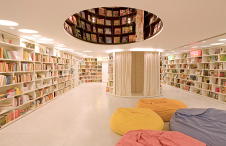 Оригинальный дизайн книжного магазина