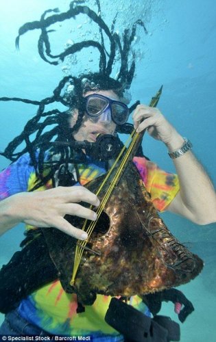 Музыкальный фестиваль под водой во Флориде