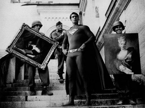 Супергерои в ретрофотографиях