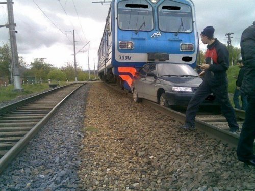 Как правильно обогнать поезд