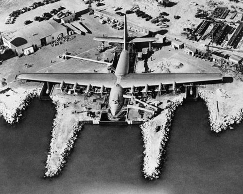 Самый большой самолет Hughes H–4 Hercules