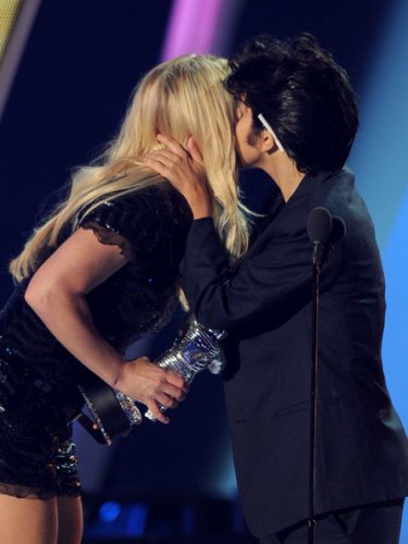 Премия MTV Video Music Awards 2011