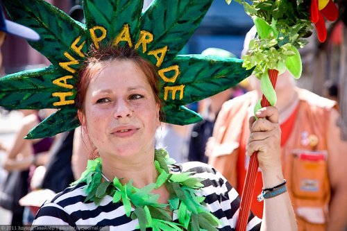 Парад за легализацию наркотиков и фестиваль “Берлин смеётся”