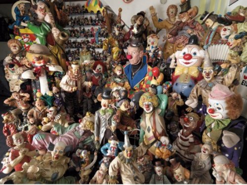 Самая большая коллекция клоунов