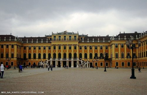 Венский дворец Шенбрунн