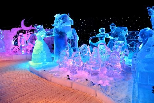 Фестиваль скульптур из льда и снега в Брюгге