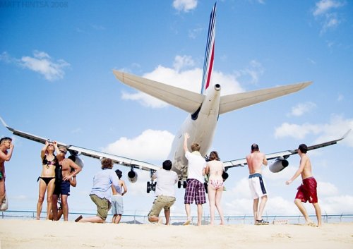 Пляж Махо - рай для любителей самолетов