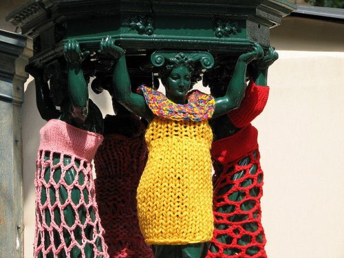 Шерстяной стритарт - Urban knitting