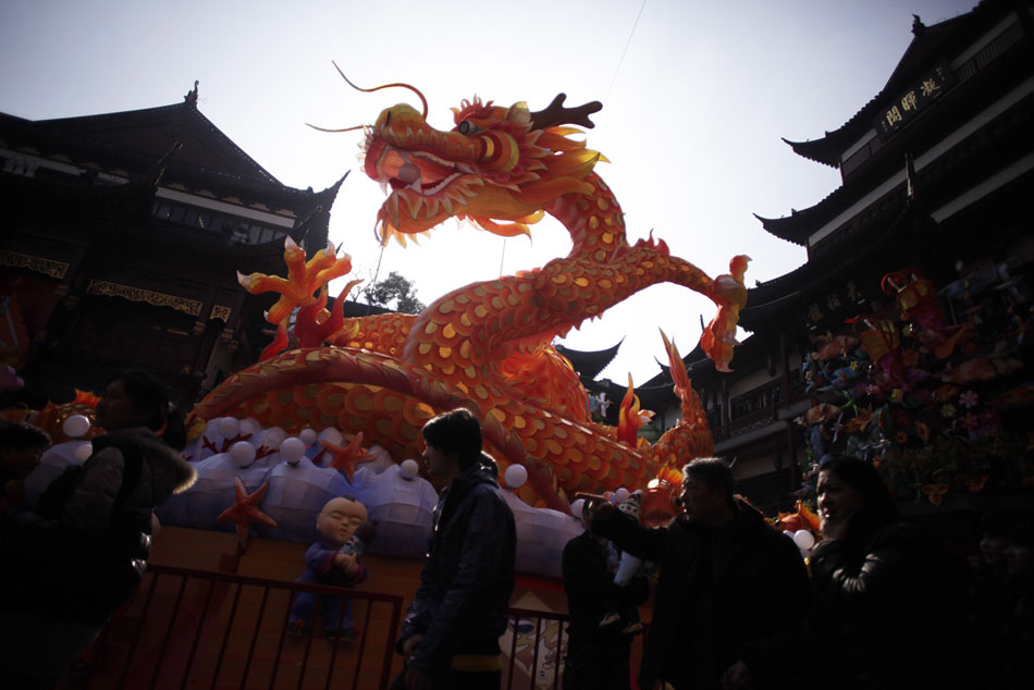 Почему год дракон. Китайский дракон. Китайский новый год. Китайский новый год дракон. Новогодний дракон в Китае.
