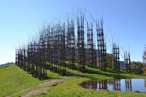 Храм из растущих деревьев в Италии