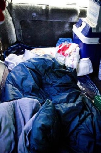 Швед выжил после 2 месяцев, проведенных в заваленной снегом машине