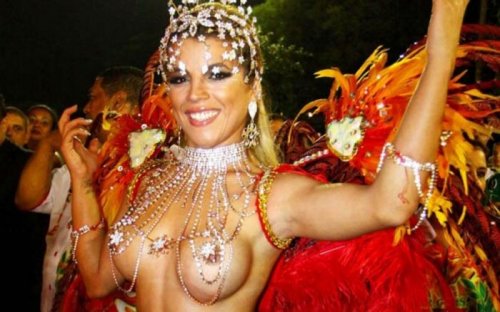 Девушки с карнавала в Рио-де-Жанейро