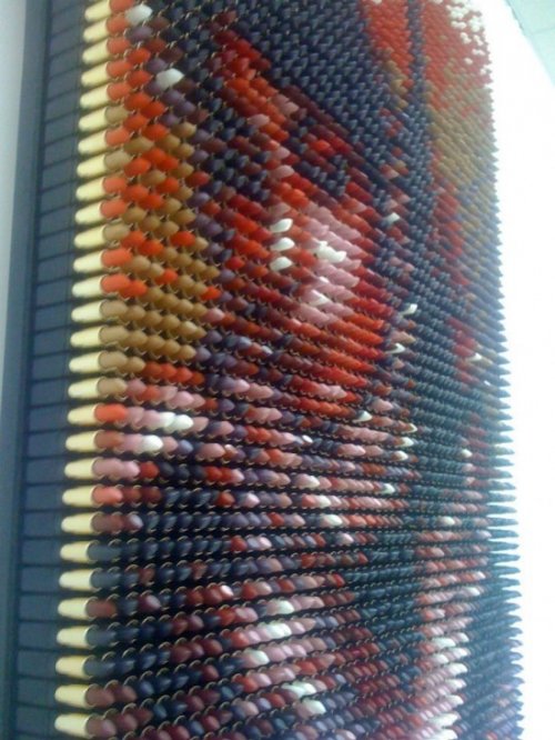 Инсталляция из 3500 помад