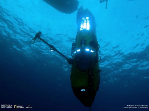 Режиссер “Титаника” совершил одиночное погружение на дно Марианской впадины