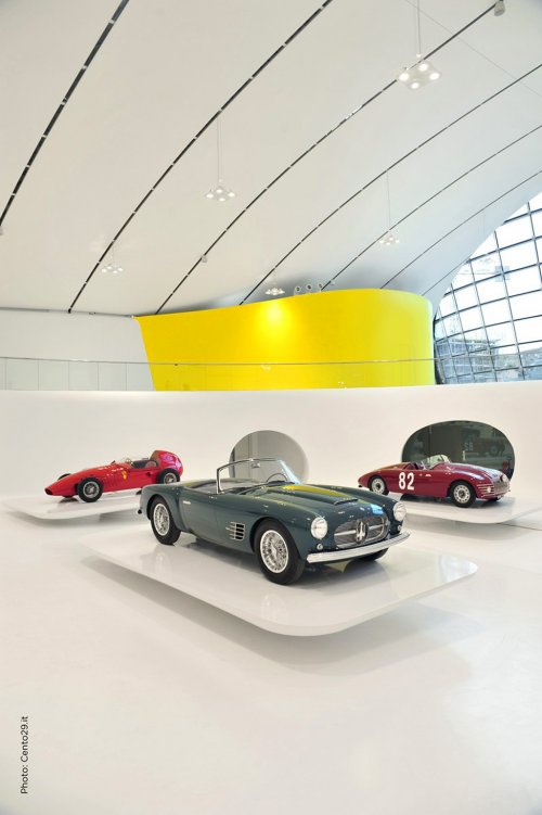 Музей Enzo Ferrari в Модене, Италия