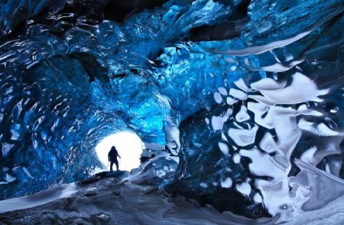 Пещеры из льда