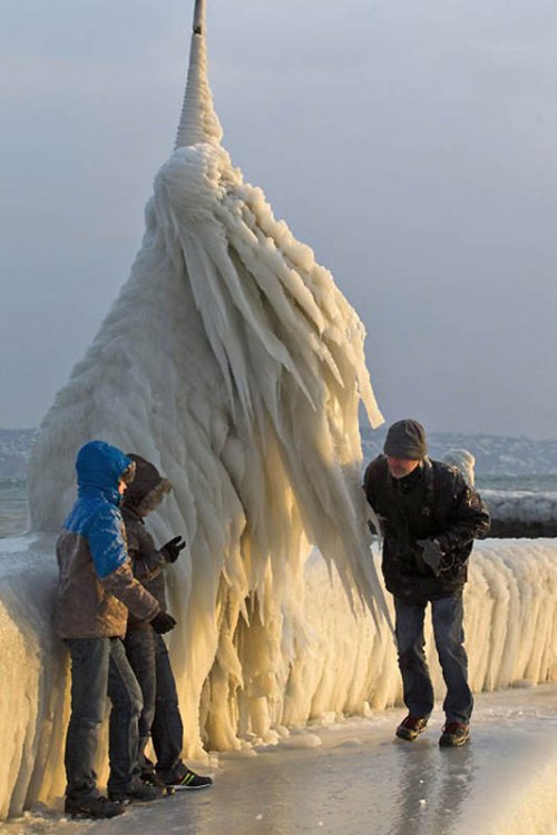 Природные ледяные скульптуры