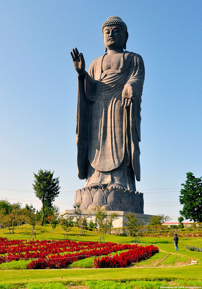Самая большая статуя в мире