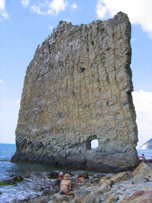 Топ-10: Самые знаменитые морские скалы
