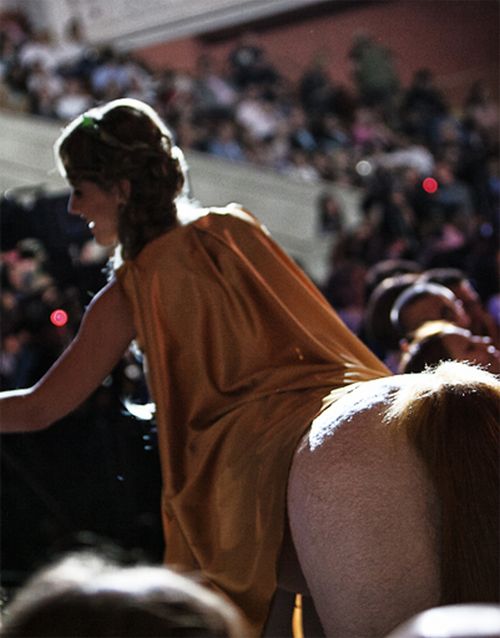 Ксения Собчак в костюме "лошади"