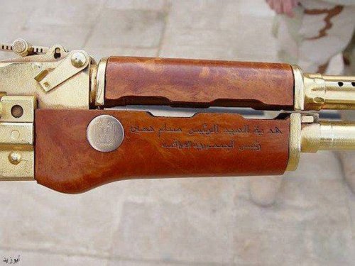 Золотое и серебряное оружие из коллекции Саддама Хусейна