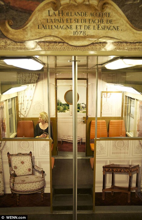 Поезд в стиле Версальского дворца