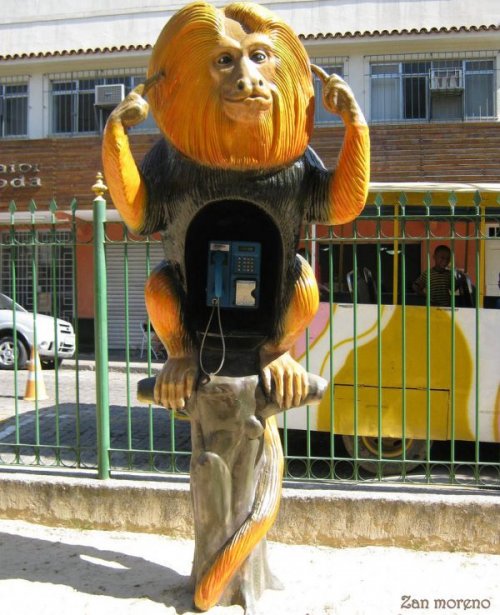 Яркие бразильские телефонные будки Orelh&#227;o