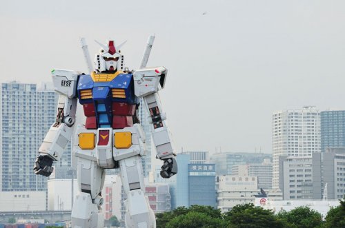 Японский робот-исполин Gundam