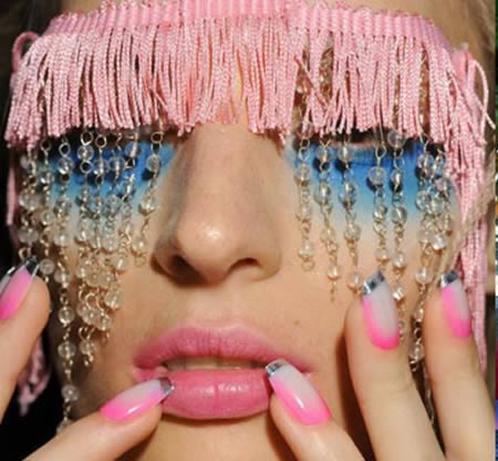 12 самых экстремальных идей для модного макияжа
