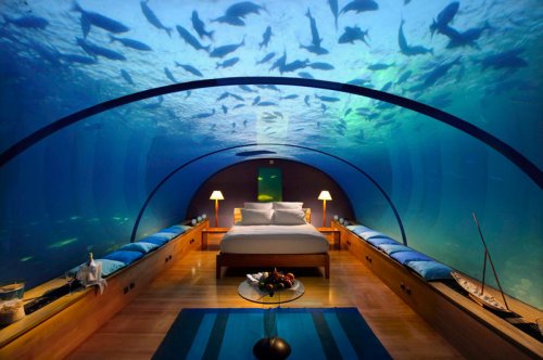 Уникальный подводный ресторан Ithaa на Мальдивах