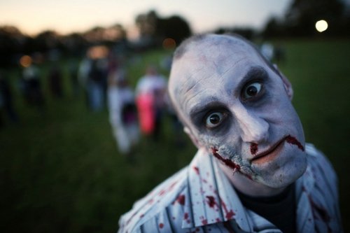 Zombie Walk-2012: более 2-ух тысяч "ходячих мертвецов" в одном месте
