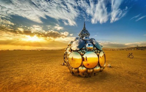 Удивительные инсталляции фестиваля Burning Man в фотографиях Трея Рэтклиффа
