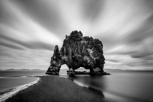 Исландская скала Hvitserkur – уникальное творение природы