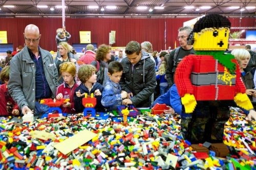 Lego World 2012 в Нидерландах празднует 80-летие самого главного в мире конструктора