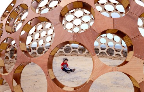 Open-air выставка скульптур на сиднейском пляже Bondi
